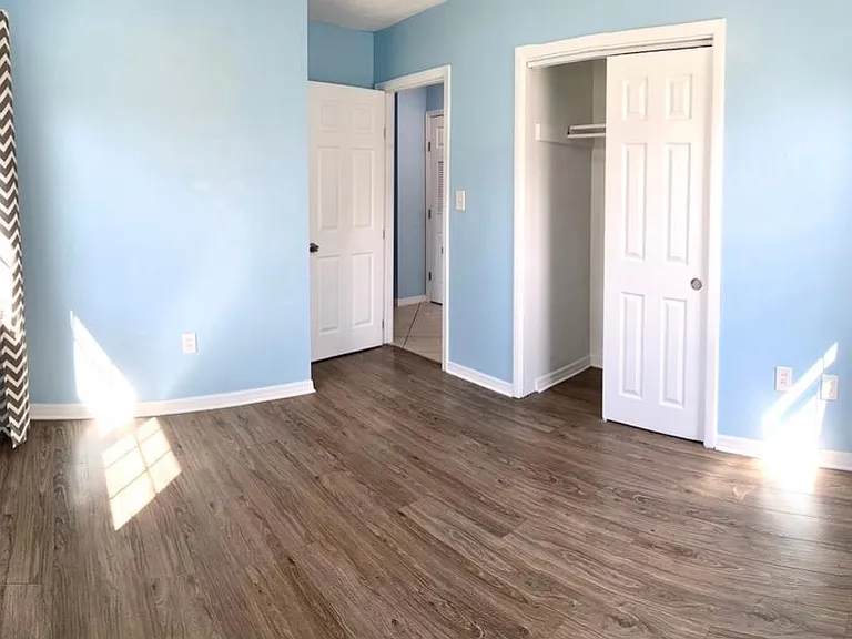 305 S Lakewood Dr — Photo 5