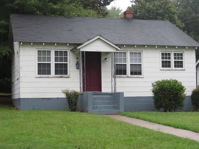 1st image of 511 Pleasant St