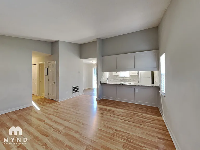 2241 Thornfield Rd — Photo 8