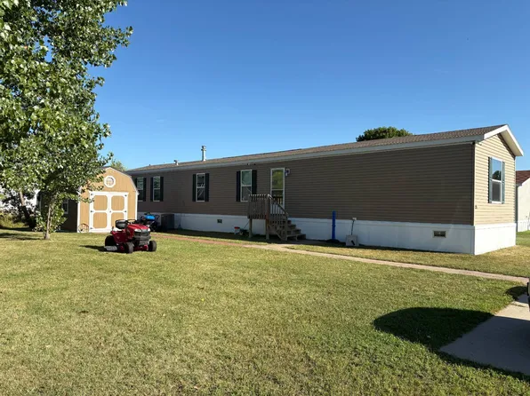 1321 Kemp Ave SE, Devils Lake, ND 58301