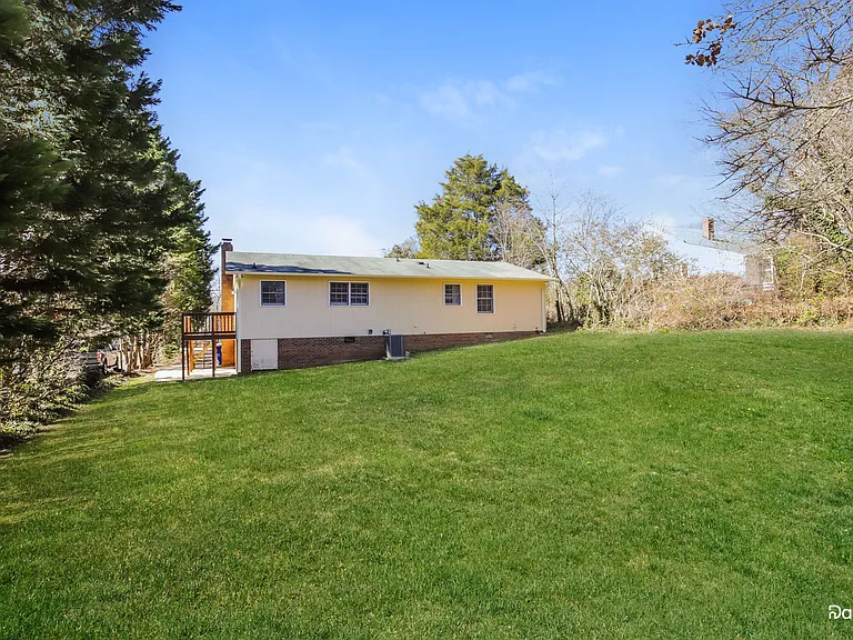 70 Carter Cir — Photo 15