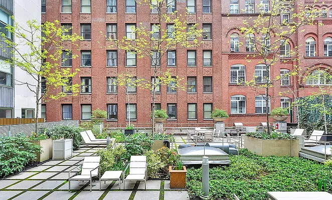 Rented by SERHANT. | media 24