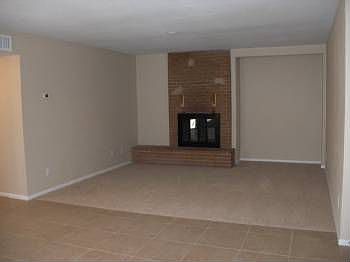 2nd image of 1120 E Laurel Dr