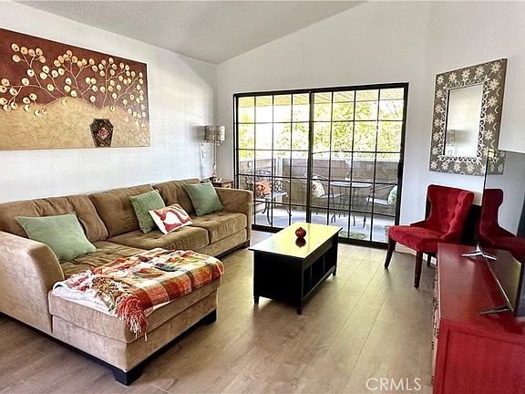 4th image of 6545 Reseda Blvd Unit 24