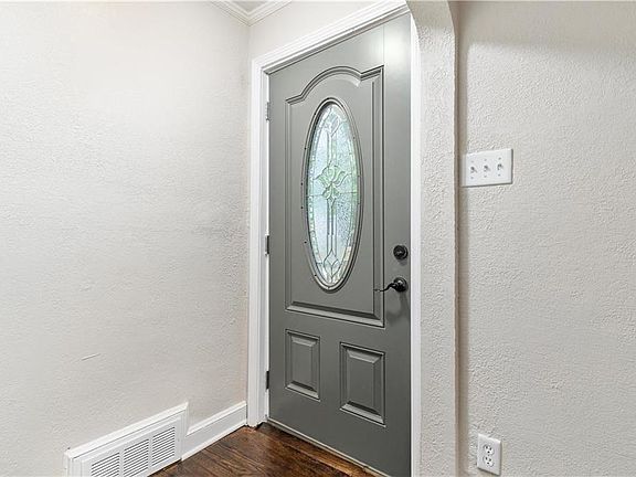 2nd image of 1863 N 40th St