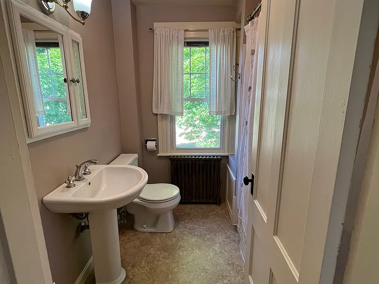 209 Main St #2 — Photo 5