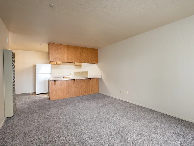 Manor Apartments — Photo 9