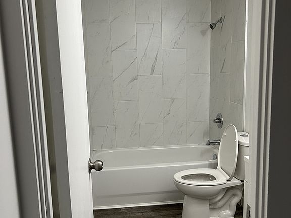 5th image of 727 5th Ave N #1