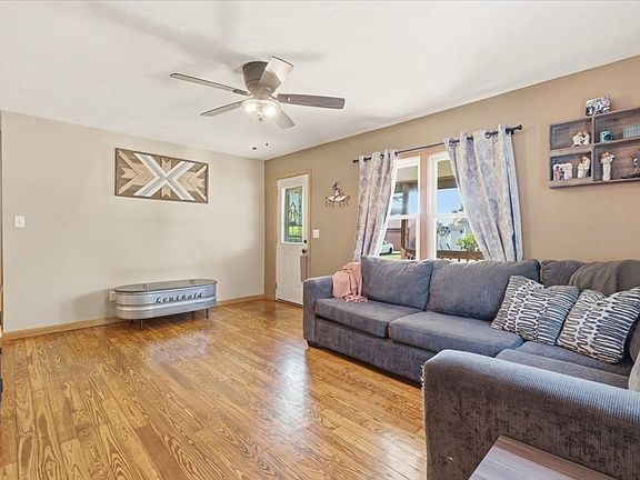 3rd image of 360 Pine St