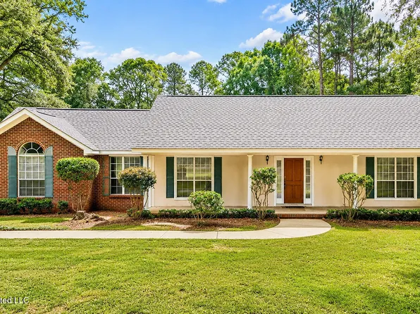 138 Estelle Dr, Lucedale, MS 39452