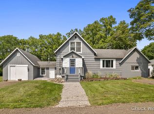 1090 W Valley Rd, Lansing, MI 48906