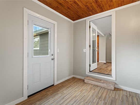 3rd image of 326 Wright Rd