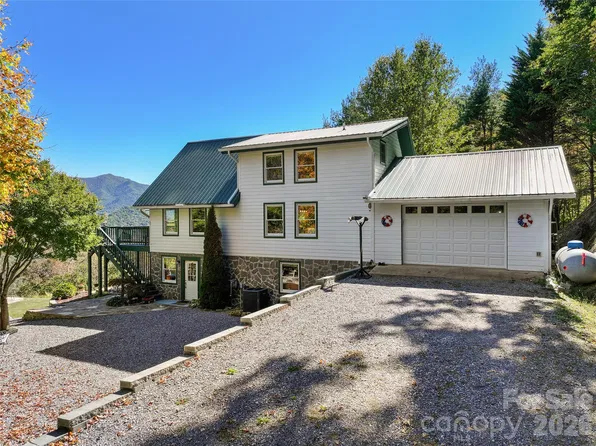 471 McNary Dr, Clyde, NC 28721
