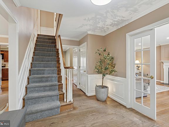3rd image of 50 Fawn Ln
