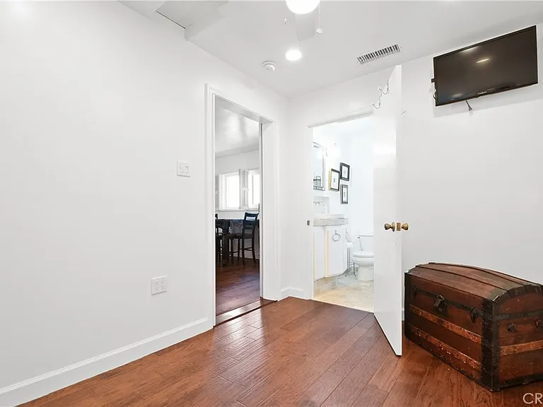 642 W Terrylynn Pl #A — Photo 13