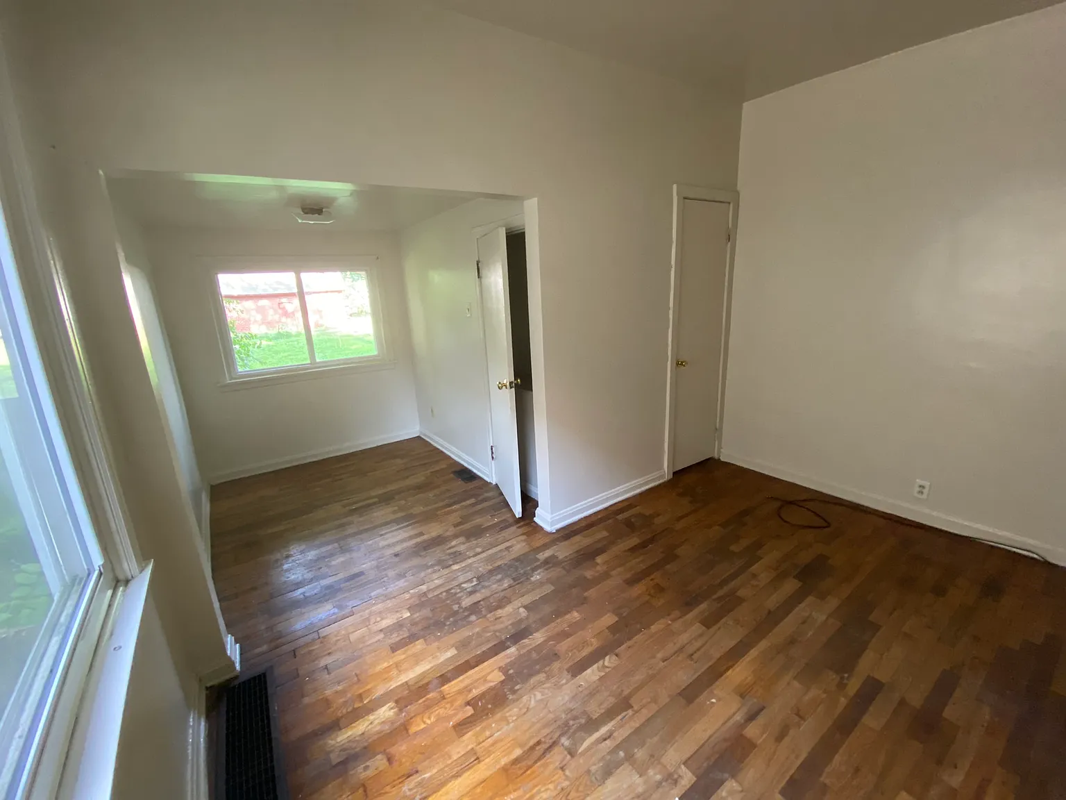3 bed, 1200 sqft, $1,000 — Photo 3