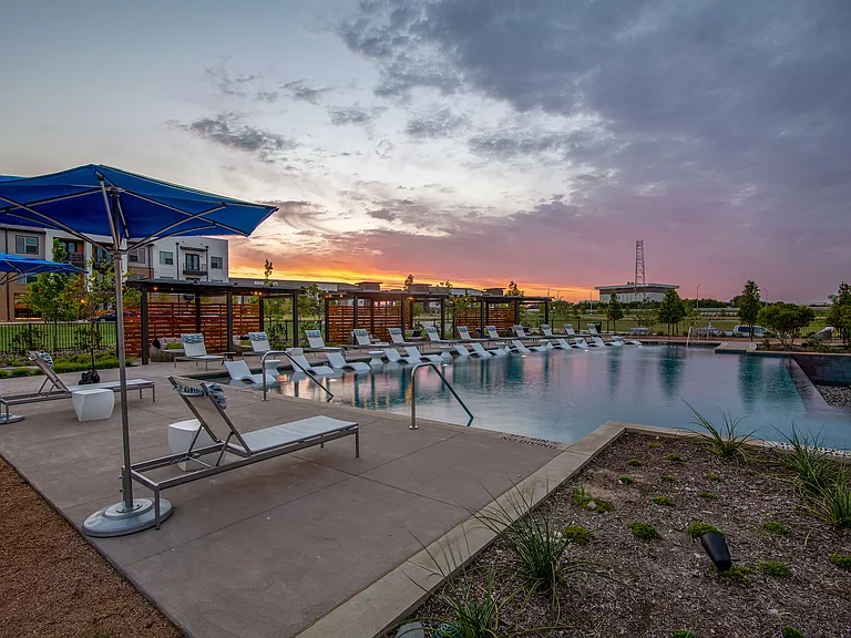 The James at Canyon Creek — Photo 30