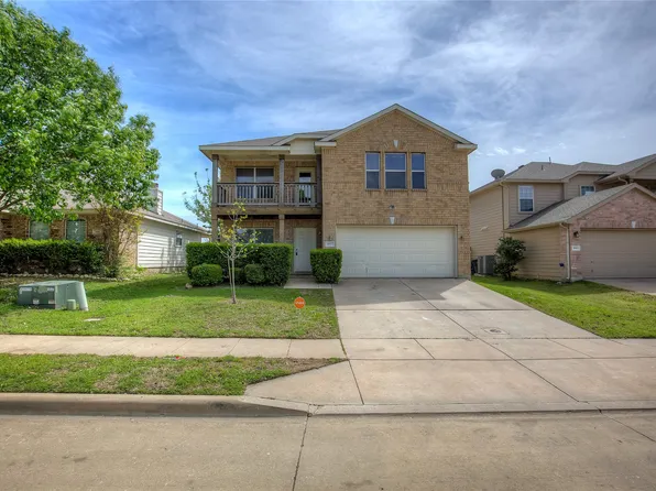 1057 Castle Top Dr, Fort Worth, TX 76114