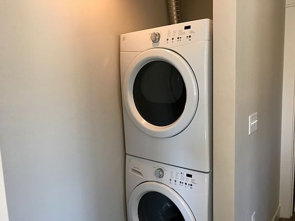 4th image of 1925 Bella Ln APT 2
