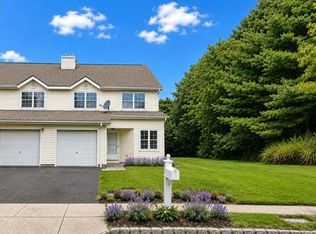 2 Herrels Cir, Melville, NY 11747