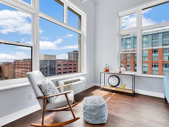 4th image of 1500 Washington St APT 6D