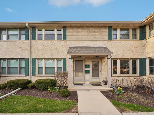 4858 North Shoreland AVENUE, Whitefish Bay, WI 53217