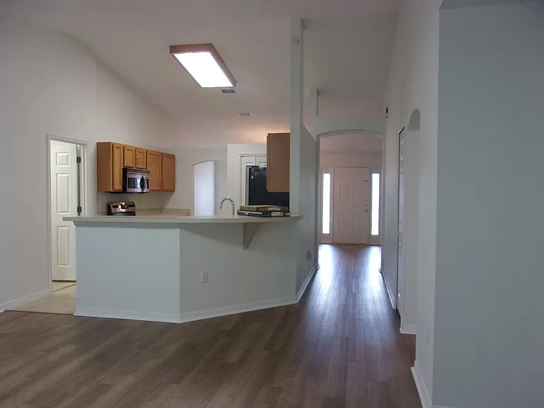 14237 Spring Hill Dr — Photo 5