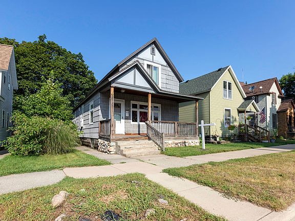 2nd image of 1125 Tamarack Ave NW