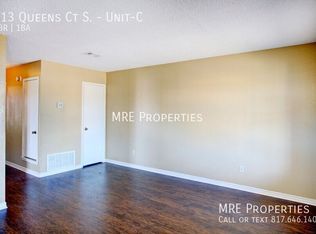 313 Queens Ct S APT C, Mansfield, TX 76063
