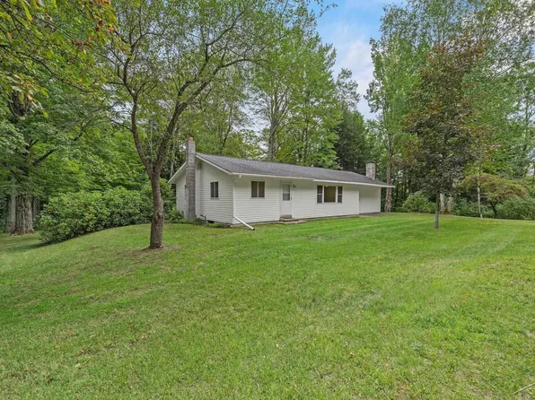 20686 Lakola Rd, Tustin, MI 49688