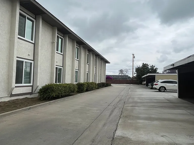 Bolsa Gardens Apartment Homes — Photo 7