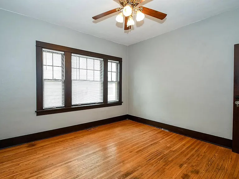 1628 W Callender Ave — Photo 4