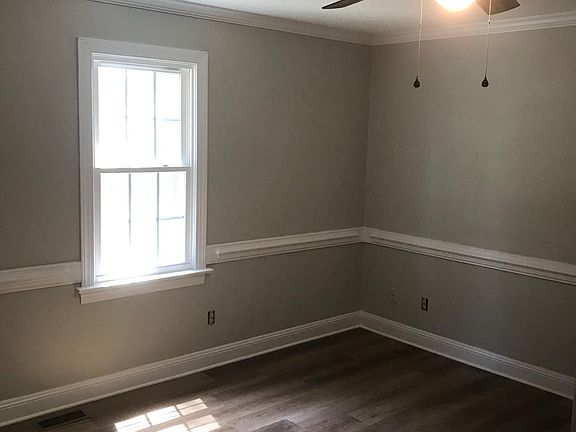 4th image of 304 Emerson Dr