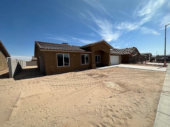 3rd image of 7684 E 43rd Ln