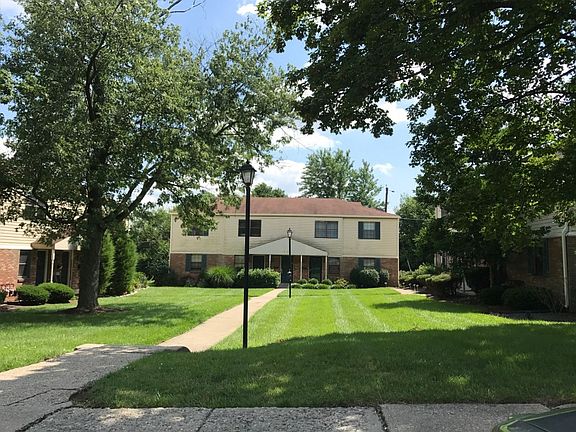 2nd image of 1918 Chaucer Dr Unit C