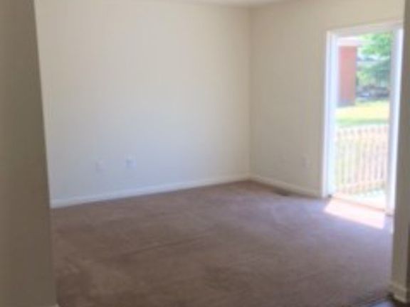 4th image of 614 S 12th St #428773