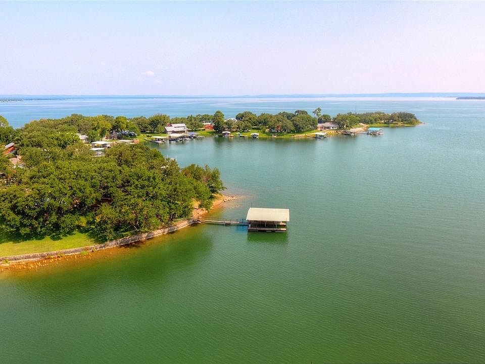 1st image of 110 Island Lodges Ln