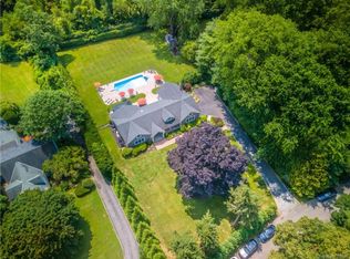 29 Fox Hollow Ln, Old Westbury, NY 11568
