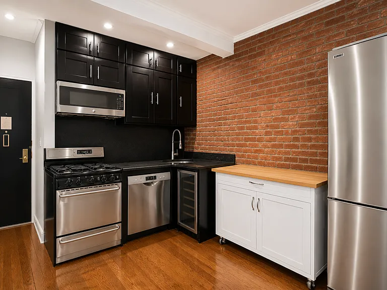 3 W 103rd St #3FE — Photo 1