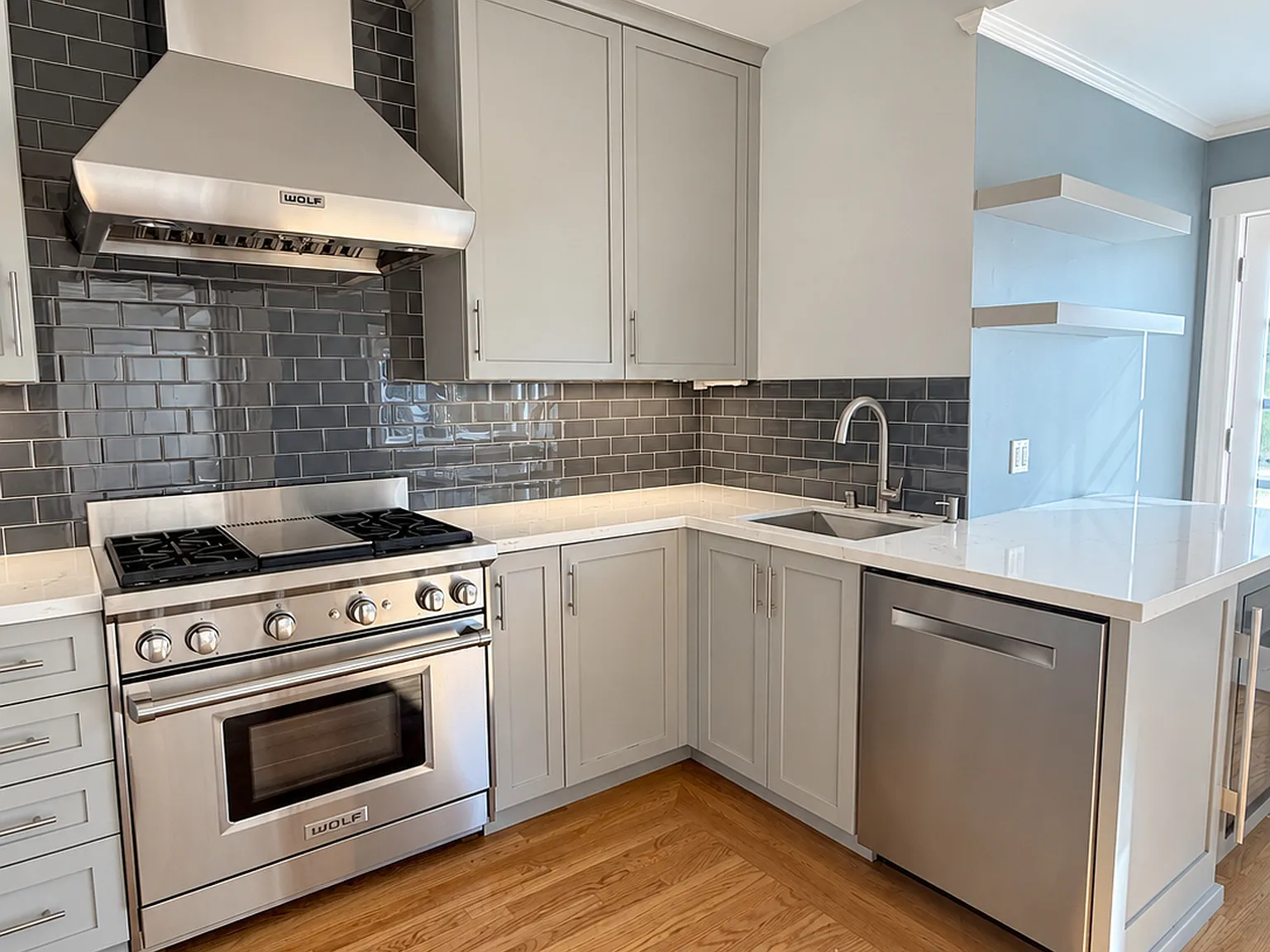 3 bed, 1355 sqft, $8,750 — Photo 4