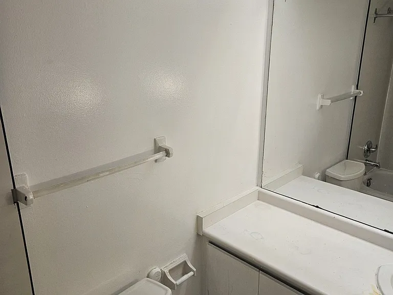 2460 Eglinton Ave E #901 — Photo 11