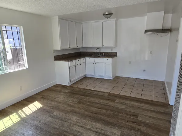 1127 E 33rd St, Los Angeles, CA 90011
