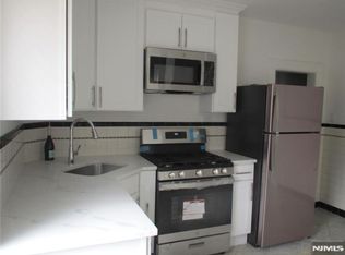 87 Chestnut St, Rutherford, NJ 07070