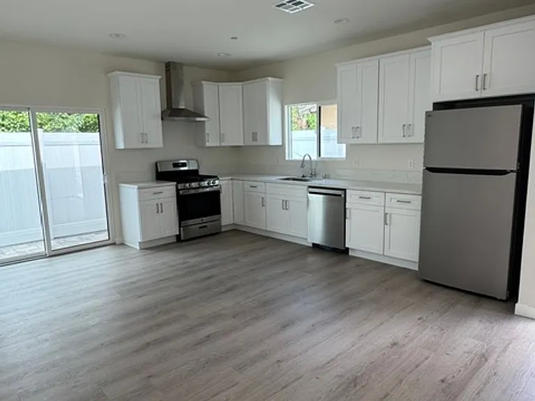 7317 -7321 Garden Grove Avenue — Photo 95