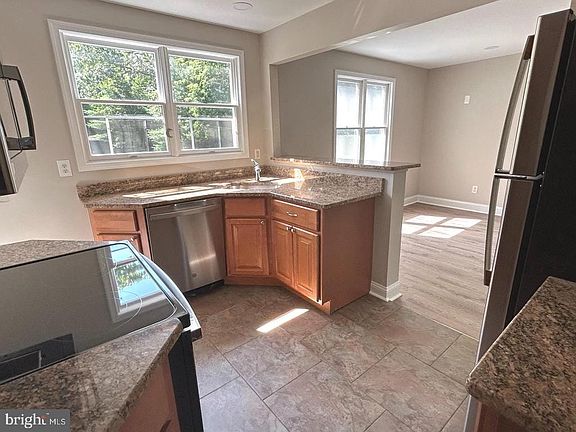 5th image of 75 Taunton Rd