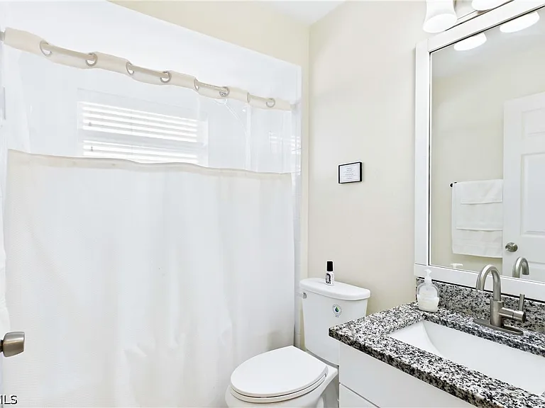 1728 NW 18th St — Photo 26