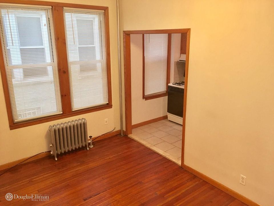 1st image of 3163 44th St #1F