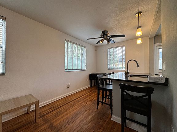 4th image of 601 Swann Dr #A