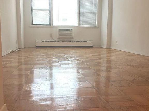 4th image of 435 W 57th St APT 7N