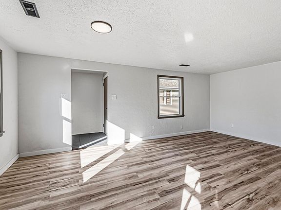 5th image of 1734 N Elmer St
